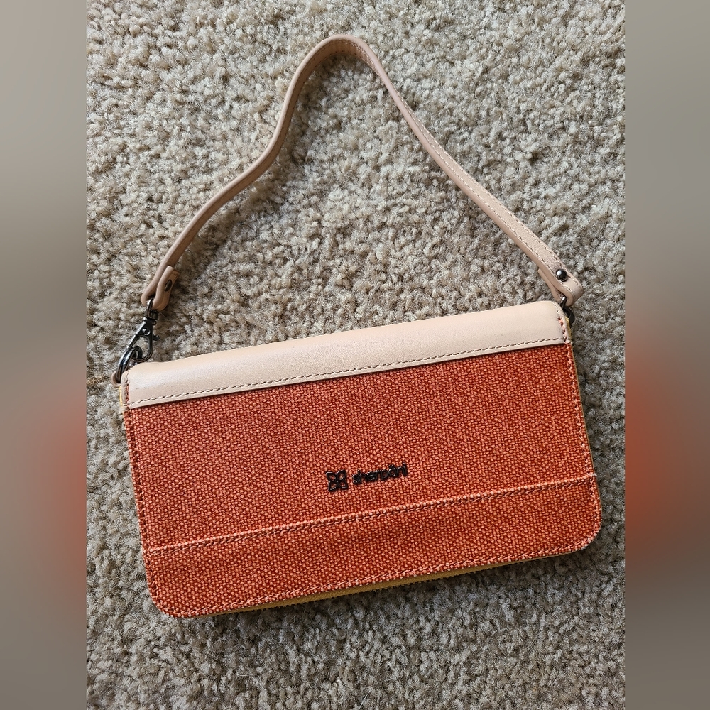 Sherpani Tai Wristlet Wallet Like New!